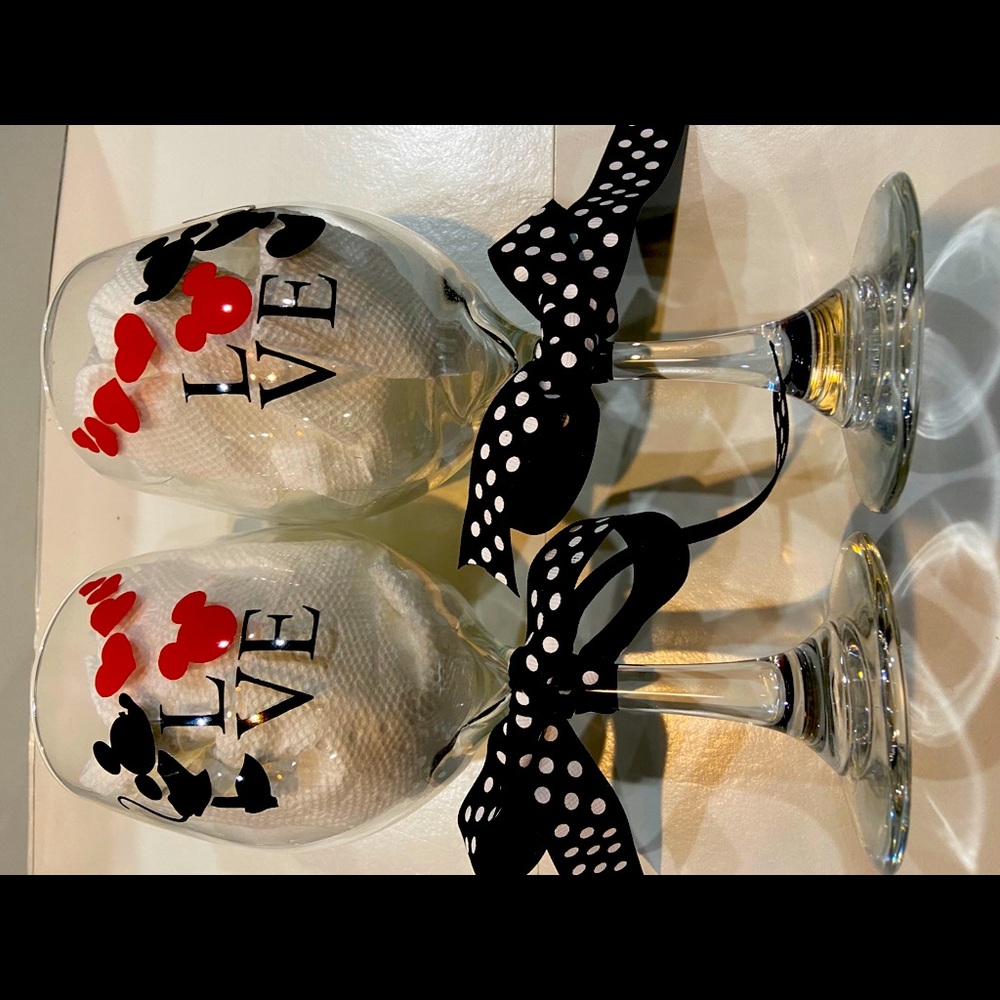 Set of 2 Minnie wine glasses large